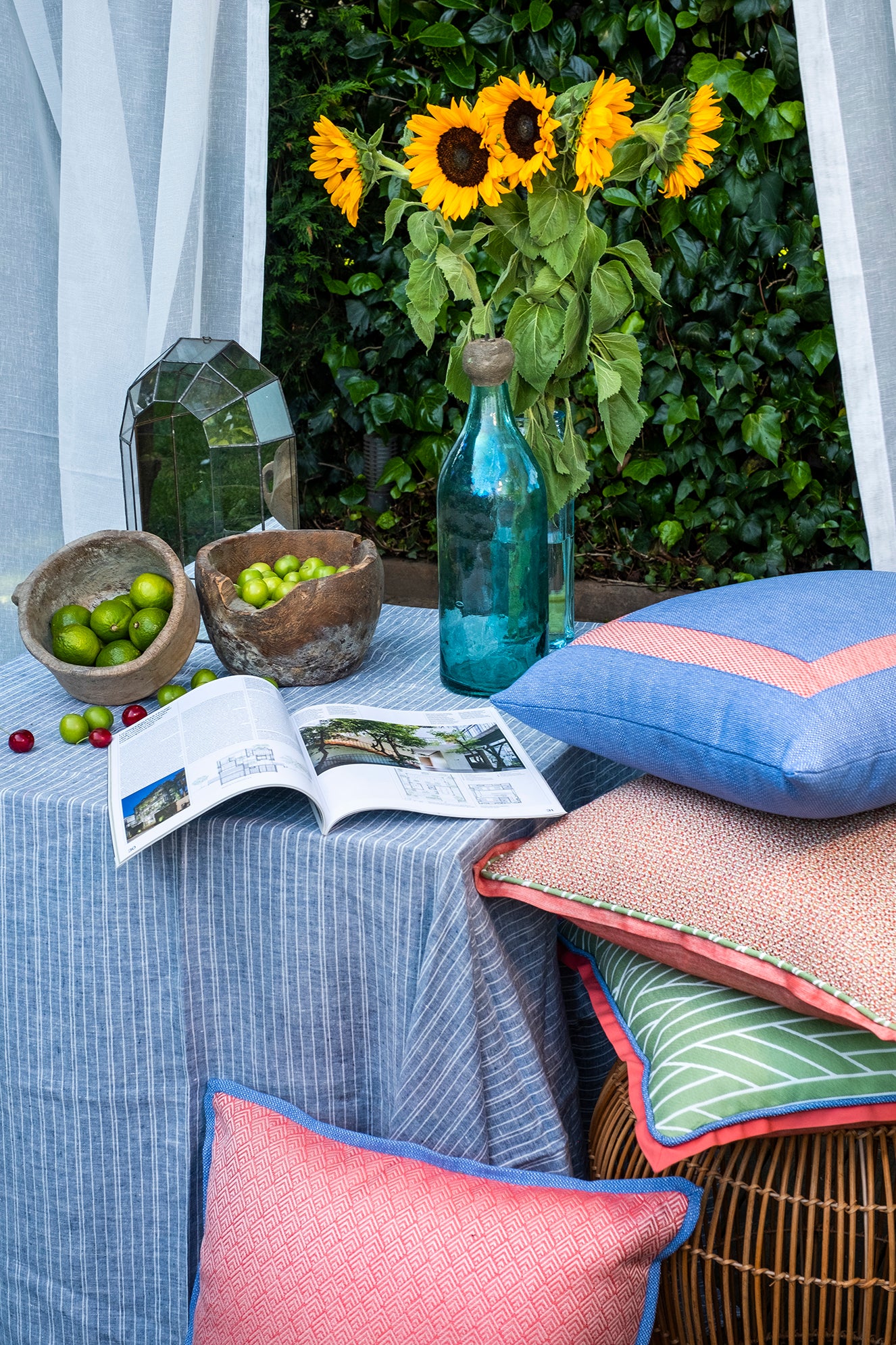BLUE DECORATIVE PILLOW WITH PINK BORDER
