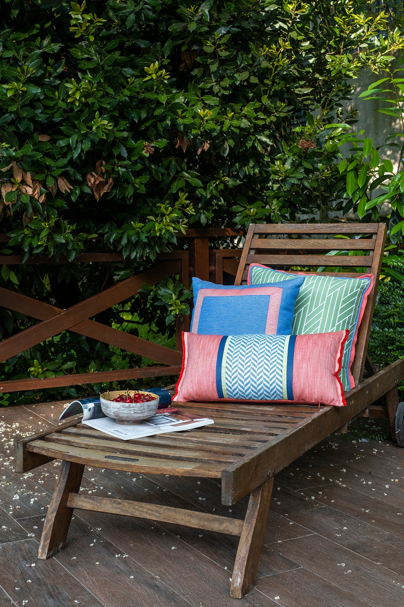 PATTERNED BANDED RECTANGULAR DECORATIVE PILLOW