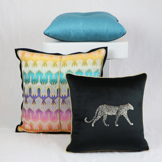 BUTTON PILLOW
