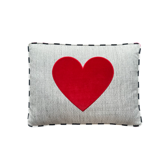 KALP PİKOLU FAÇALI DEKORATİF YASTIK
