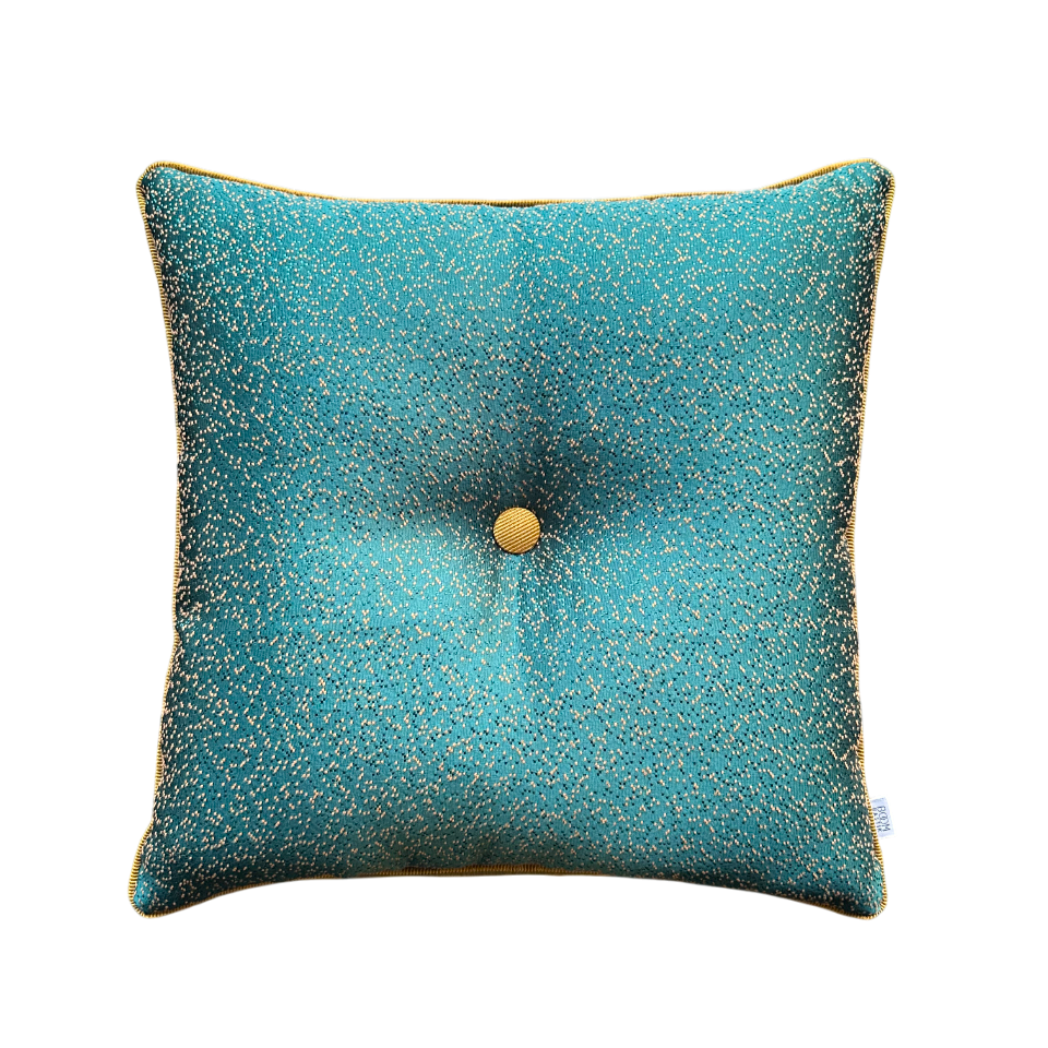 DÜĞMELİ DEKORATİF YASTIK